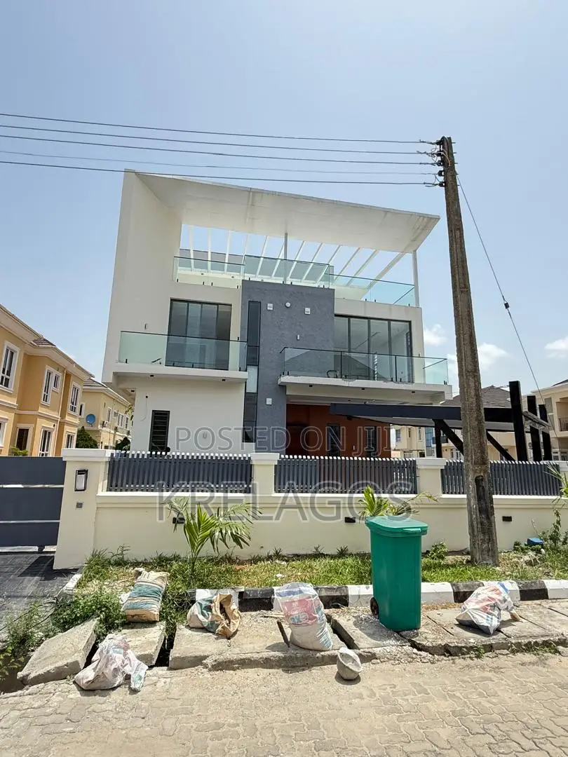 4bdrm Duplex in Chevron for sale