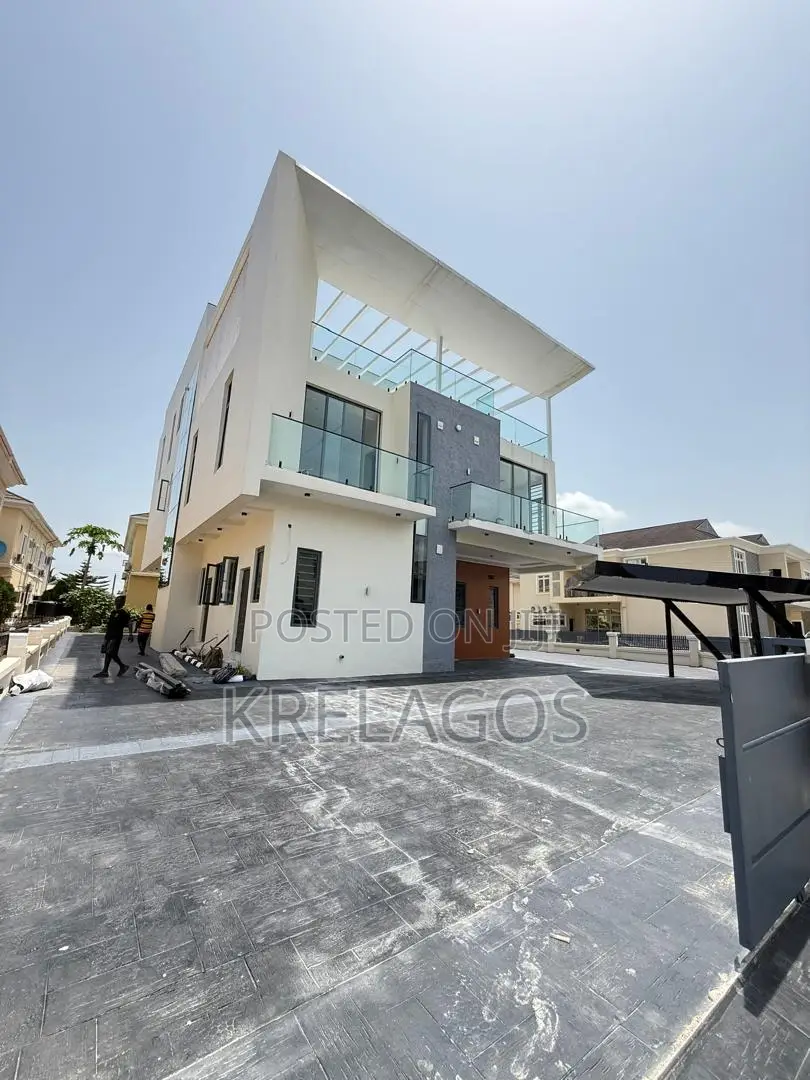4bdrm Duplex in Chevron for sale