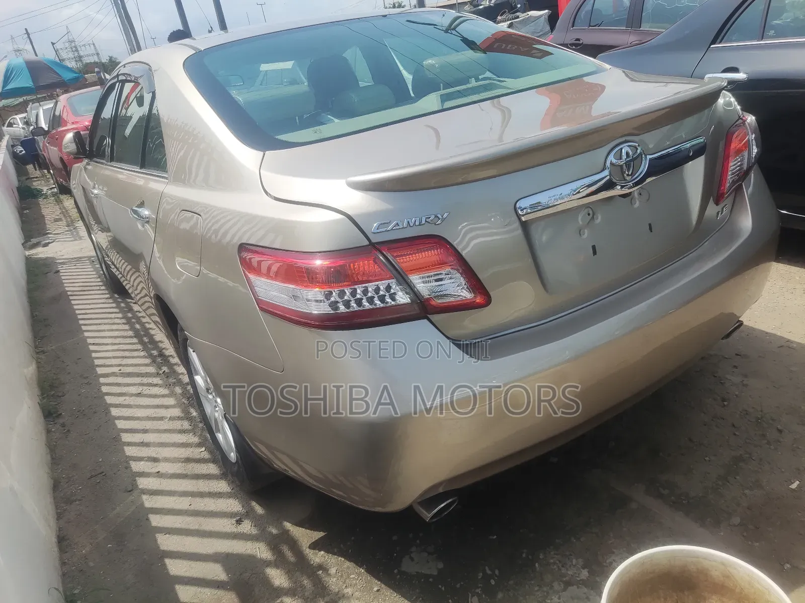 Toyota Camry LE V6 4dr Sedan (3.5L 6cyl 6A) 2011 Gold