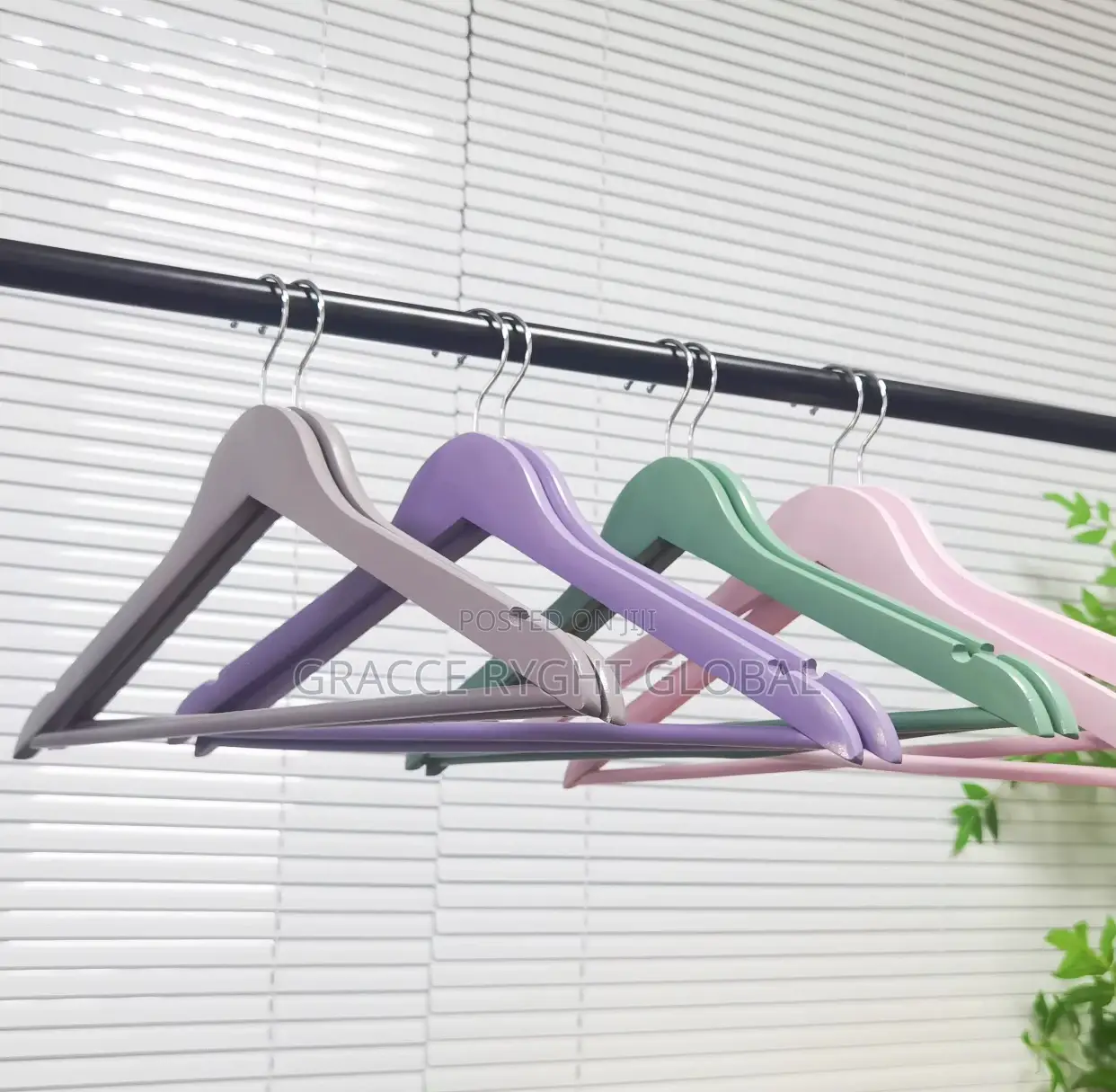 10pcs High Grade Imitation Wood Plastic Hanger