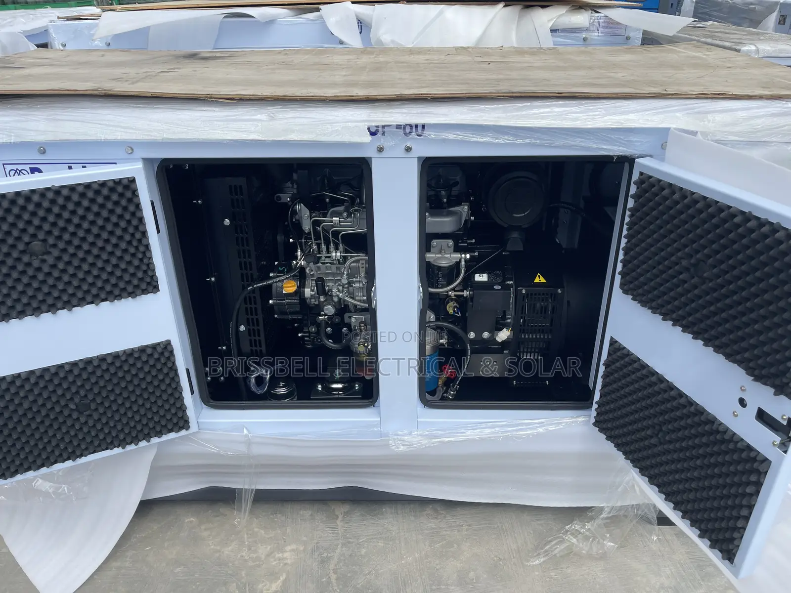 Original England Perkins Soundproof Diesel Generator 80kva