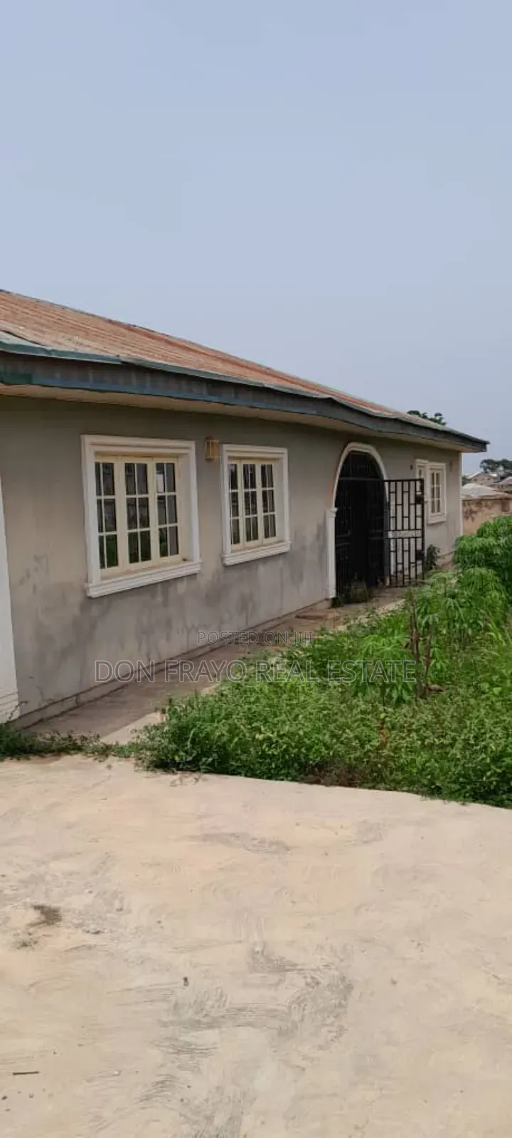 3bdrm Bungalow in Royal Estate, Akala Express for sale