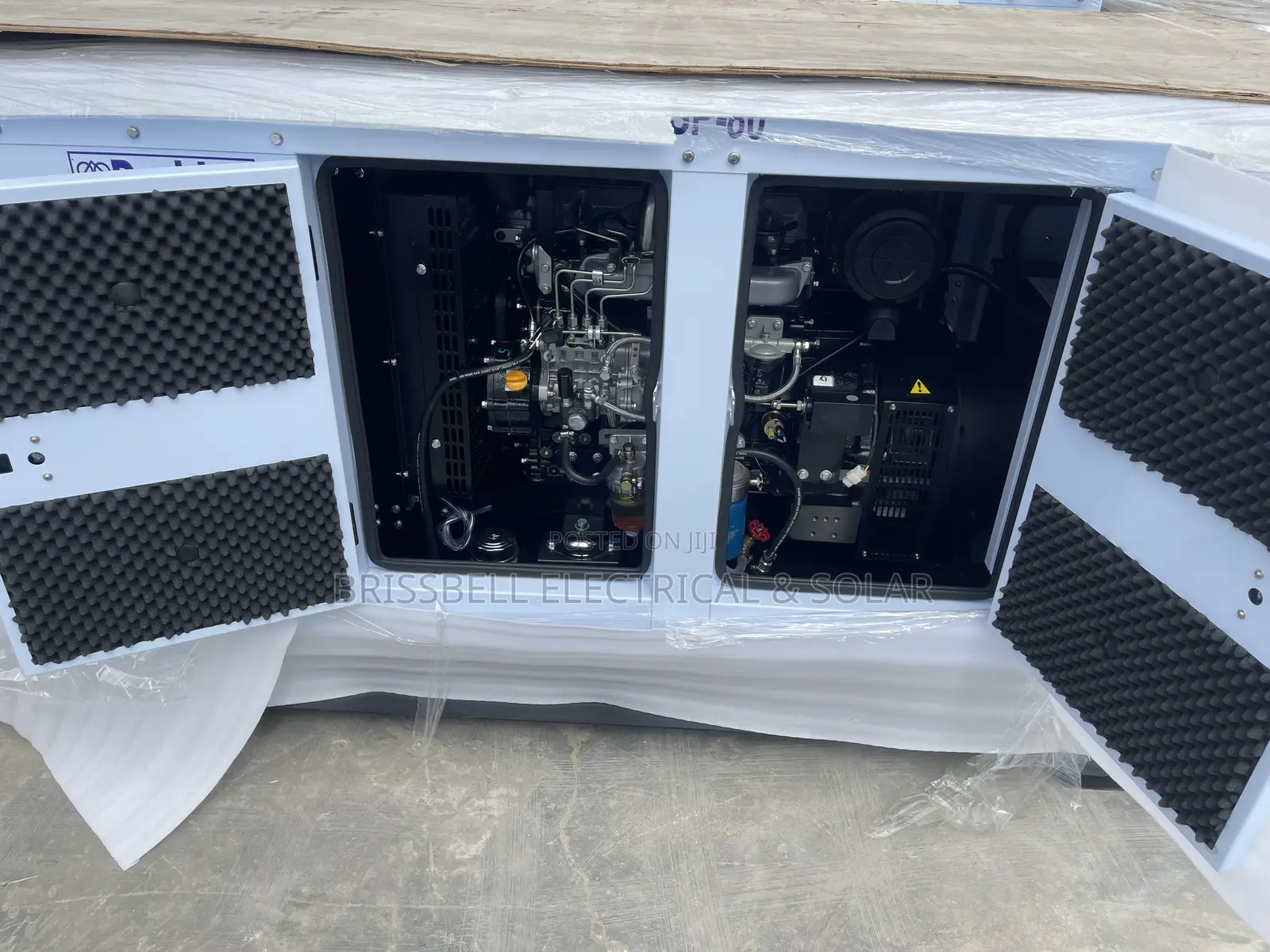 Original England Perkins Soundproof Diesel Generator 80kva