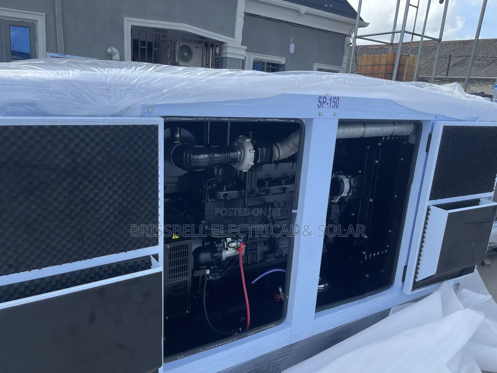 Original England Perkins Soundproof Diesel Generator 150kva