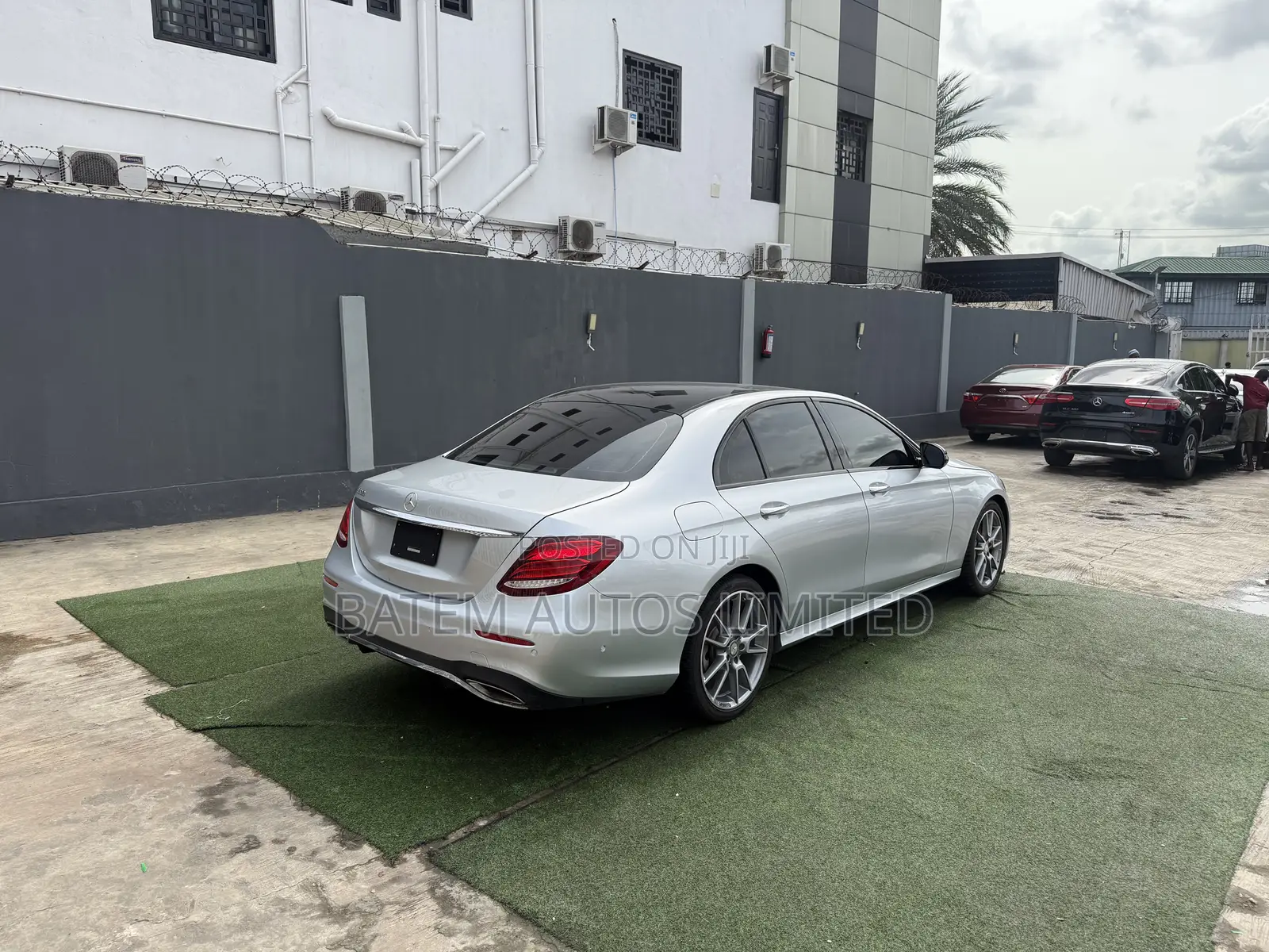 Mercedes-Benz E300 2019 Silver