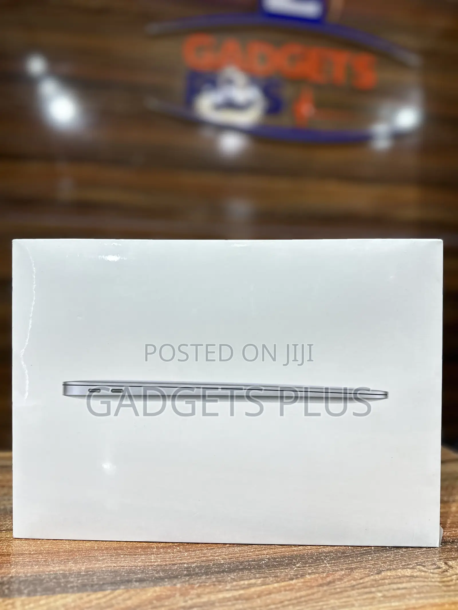 New Laptop Apple MacBook Air 2020 8GB Apple M1 Pro SSD 256GB