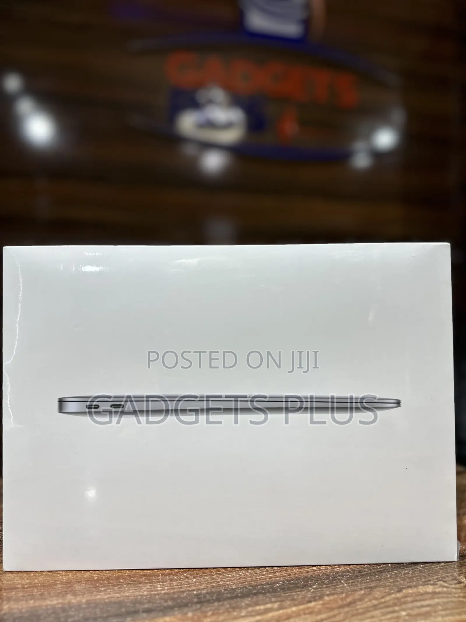 New Laptop Apple MacBook Air 2020 8GB Apple M1 Pro SSD 256GB