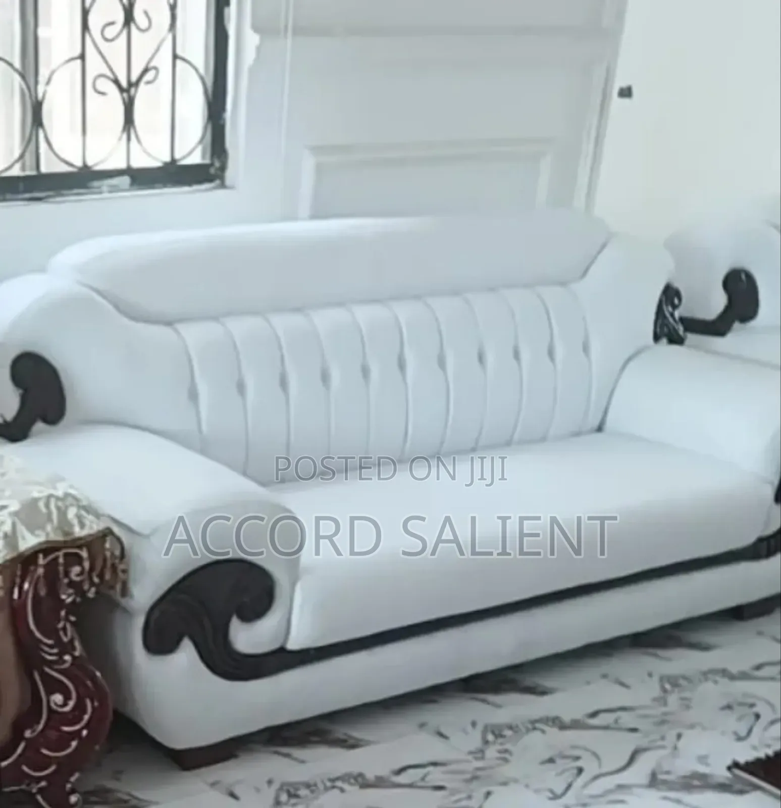 Executive 7 Seater Leather Sofa With Uniform Center Table