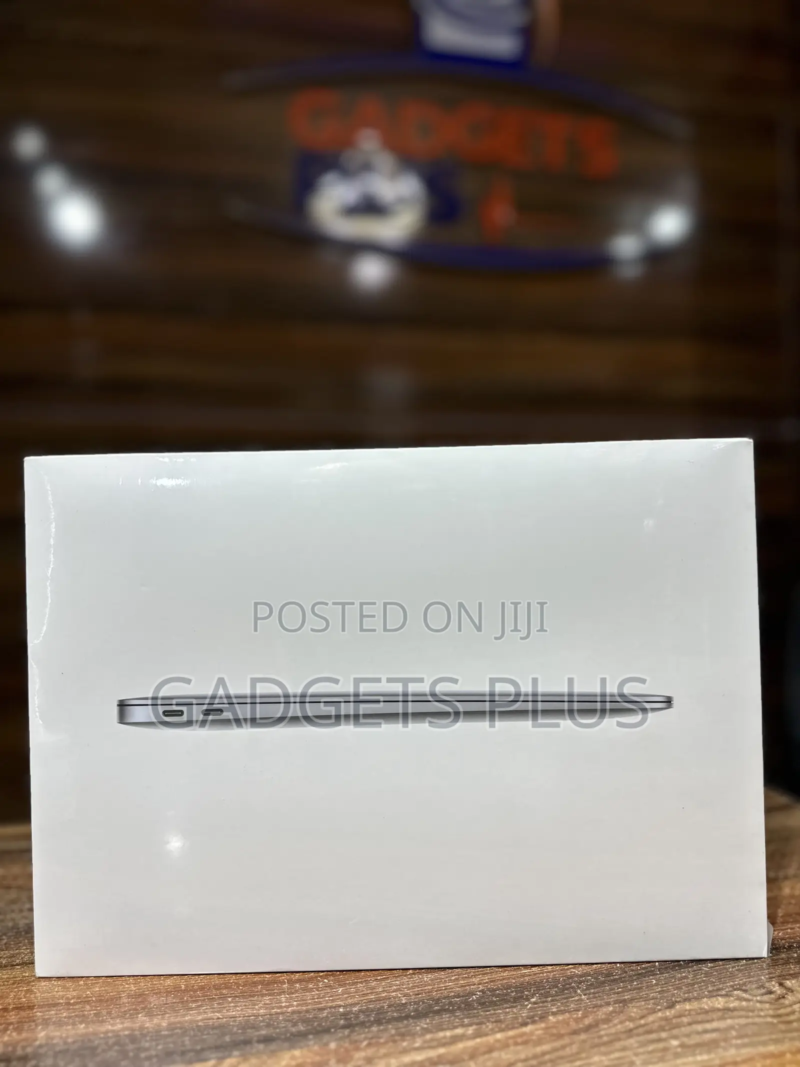 New Laptop Apple MacBook Air 2020 8GB Apple M1 Pro SSD 256GB