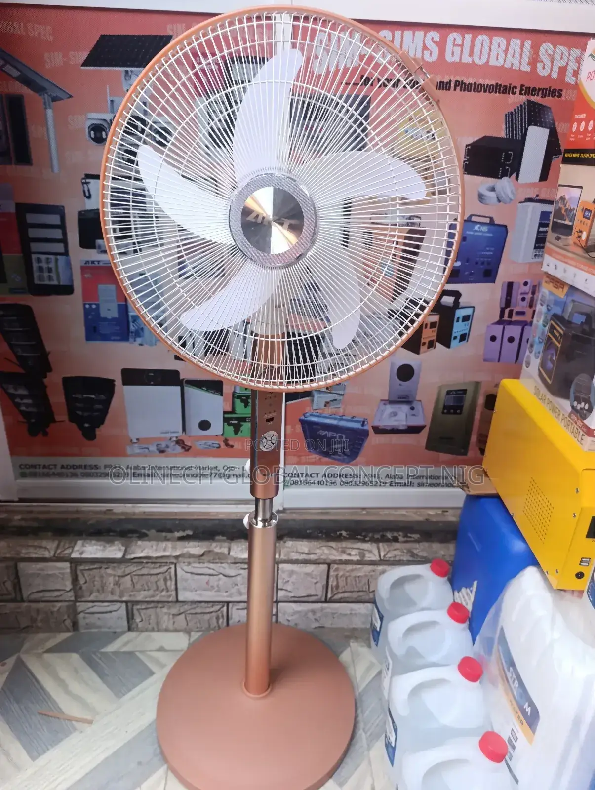 18 Inches Akt Reachable Standing Fan
