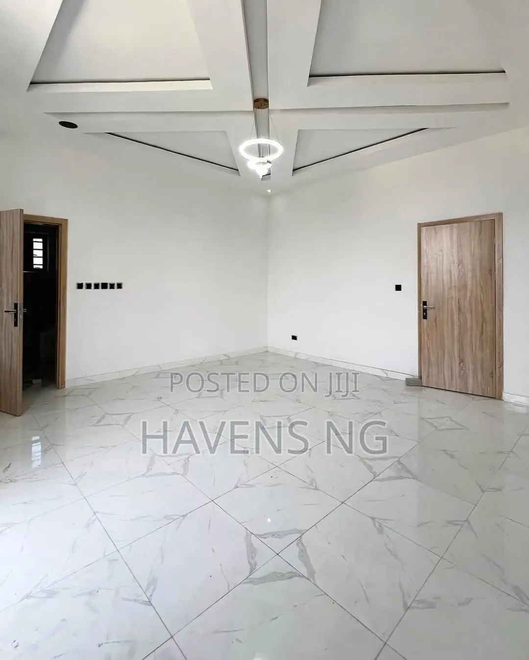 5bdrm Duplex in Ikota for sale