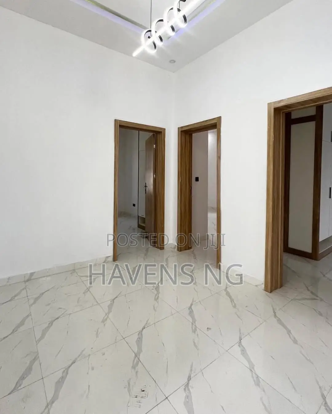 5bdrm Duplex in Ikota for sale