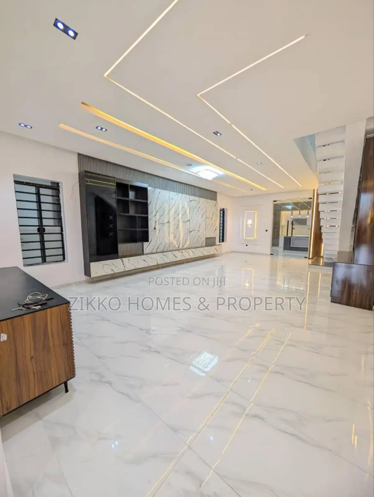 5bdrm Duplex in Ajah Lekki for sale