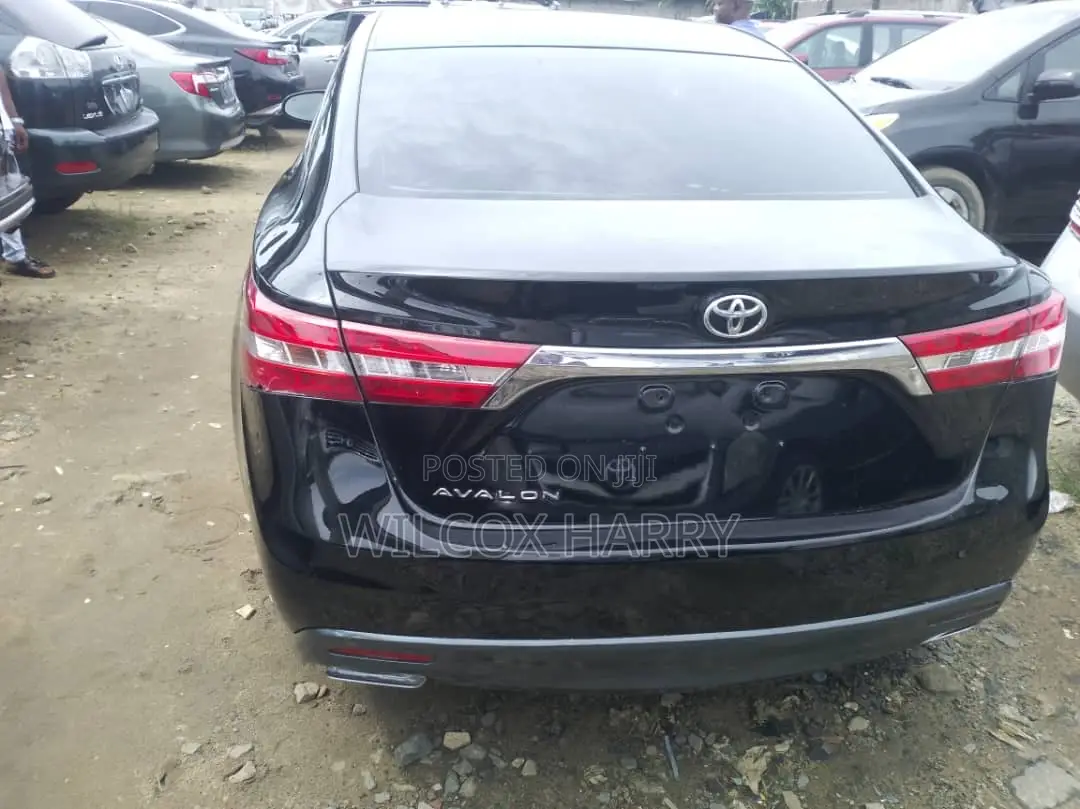 Toyota Avalon XLE Sedar FWD (3.5L 6cyl 6A) 2013 Black