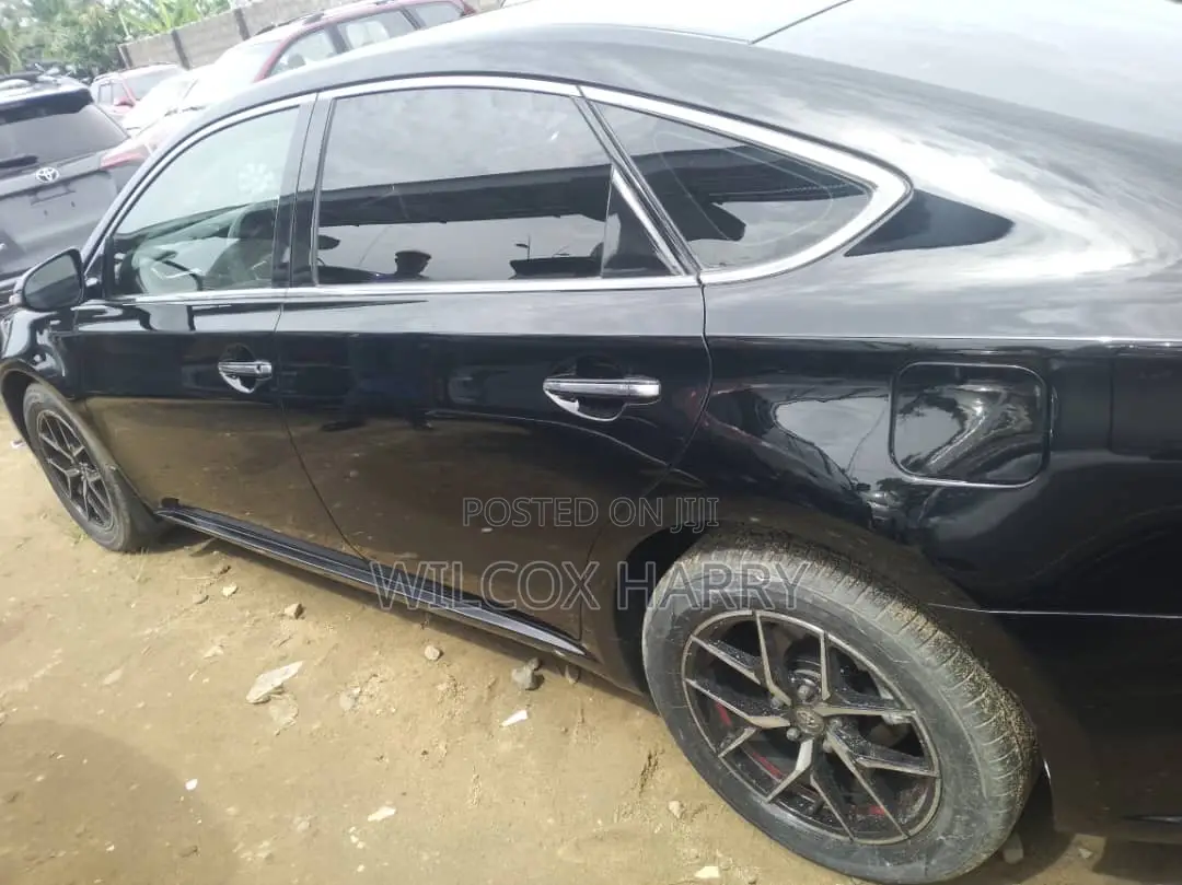Toyota Avalon XLE Sedar FWD (3.5L 6cyl 6A) 2013 Black