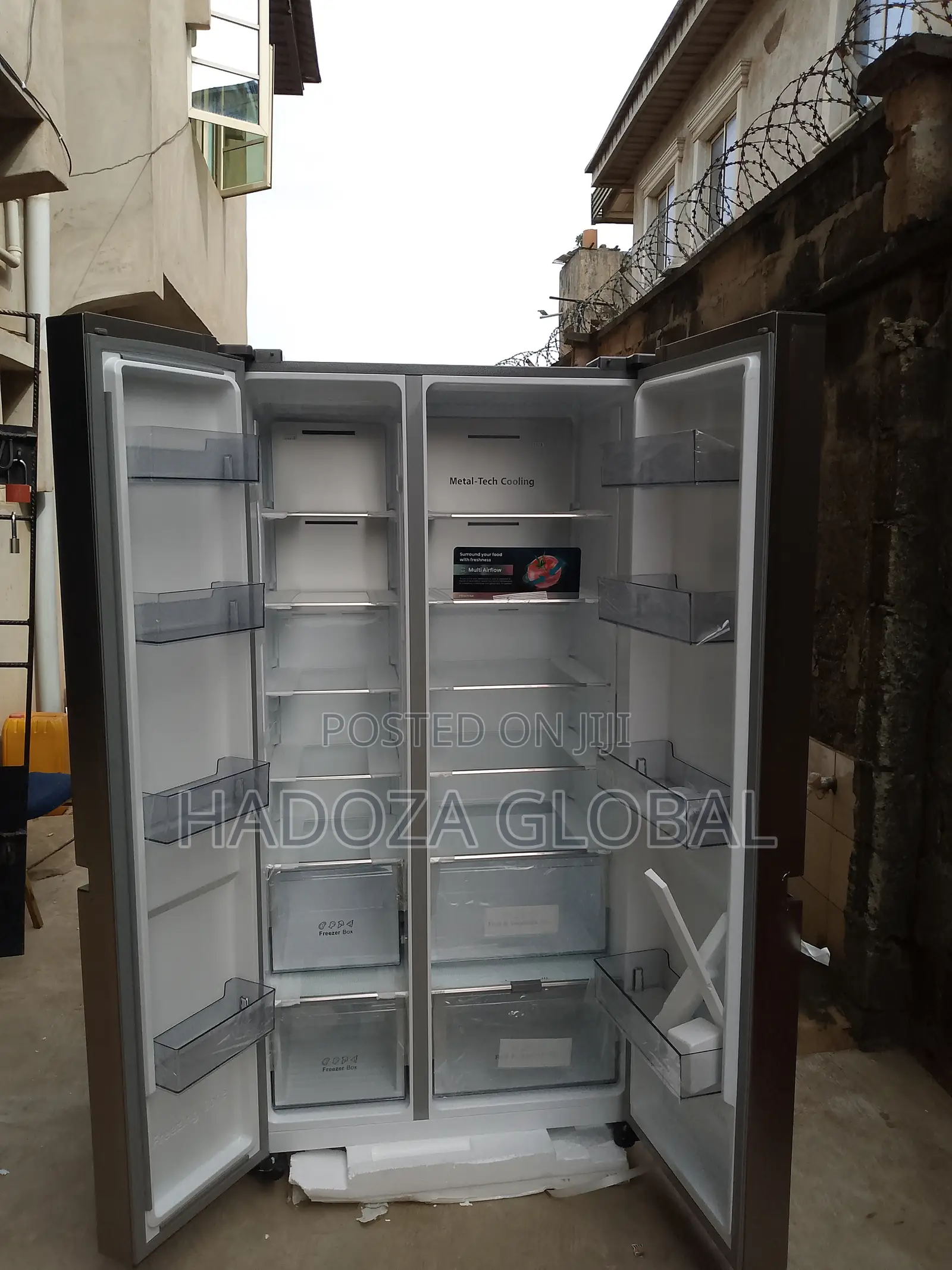 Side-by-side Hisense Rs-87ws Refrigerator 634 Litres