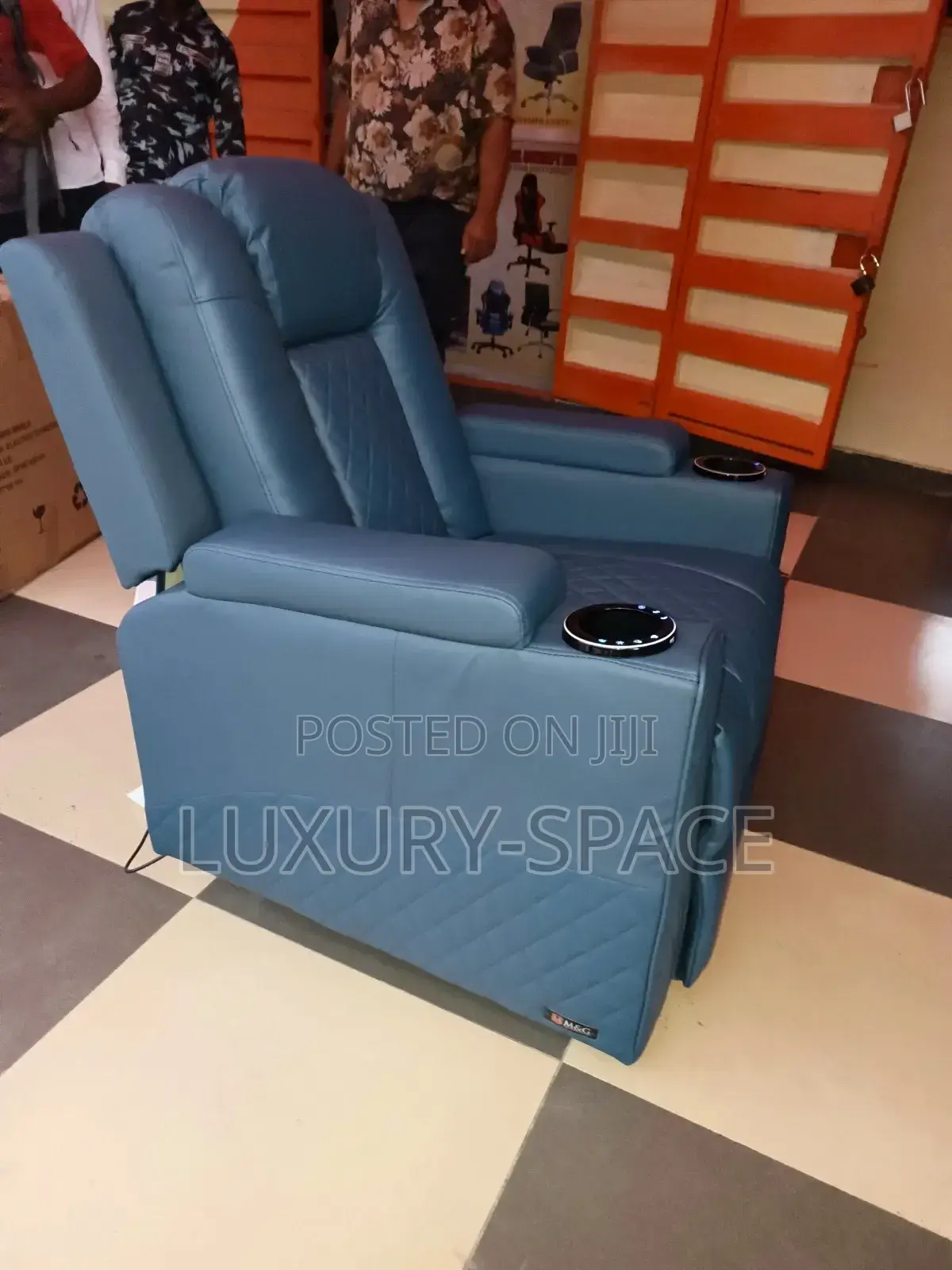 Comfy Relaxing and Massage Sofa Chair