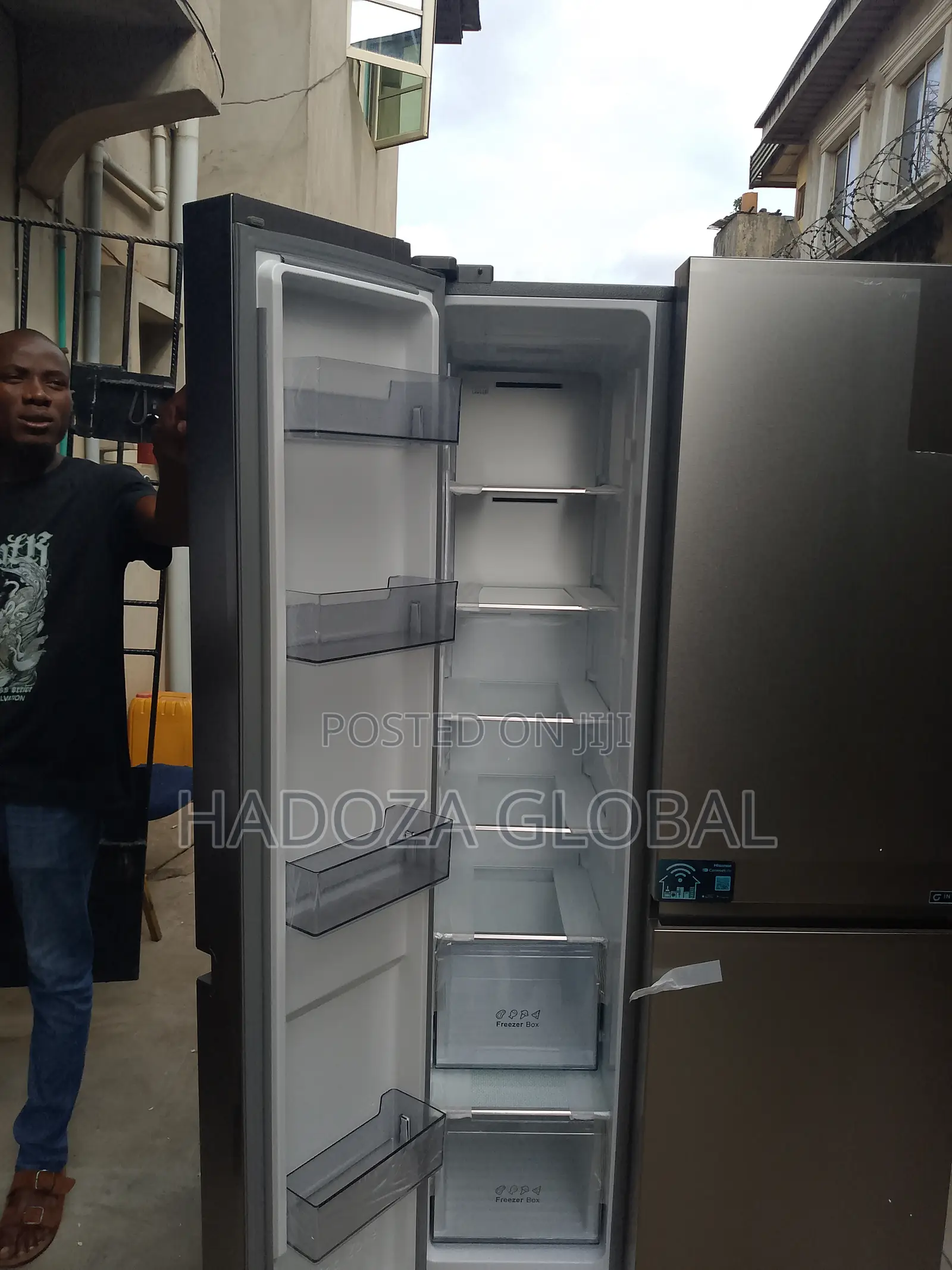 Premium Hisense Side-by-side Refrigerator - 634 Litres