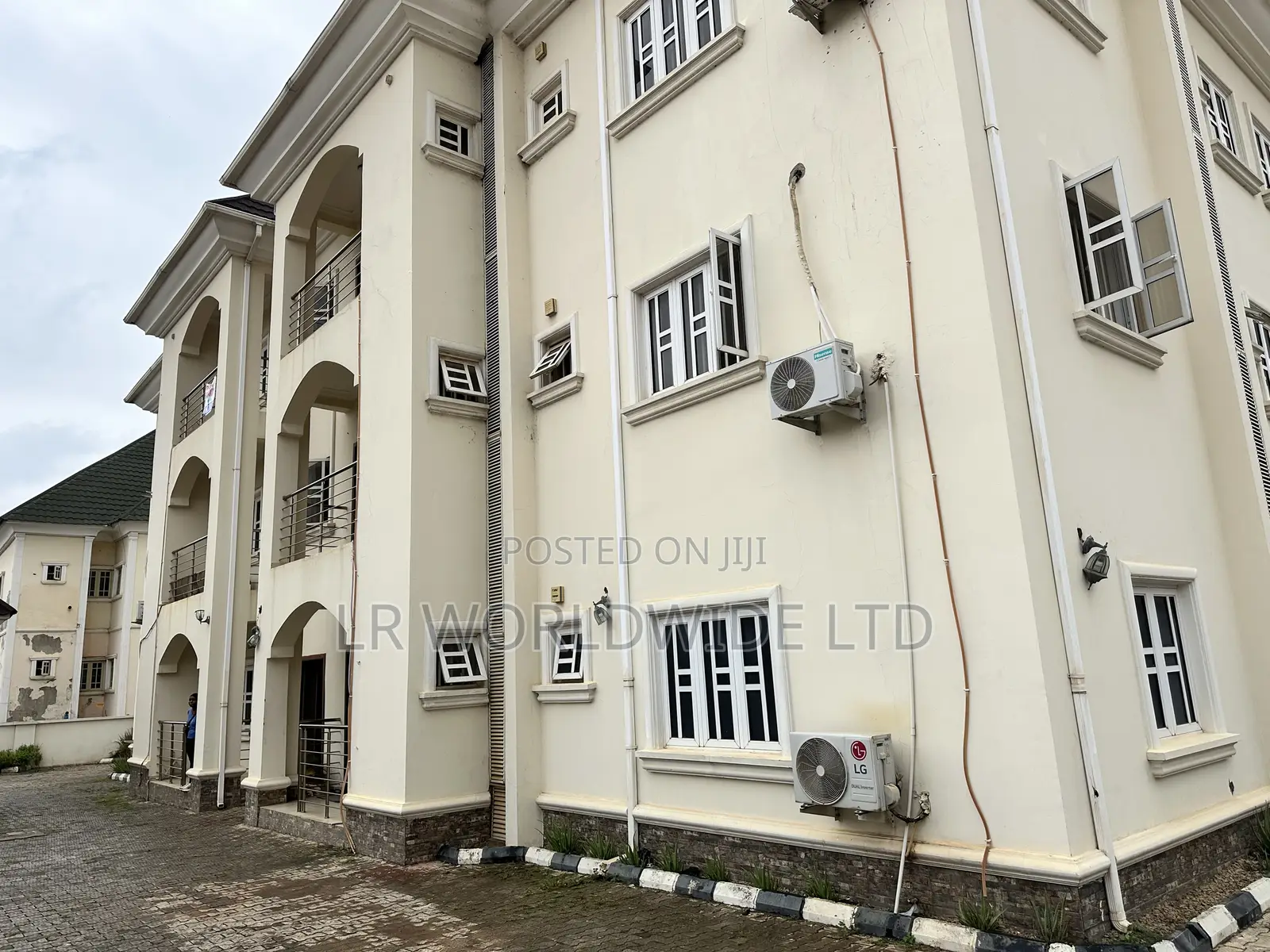 3bdrm Block of Flats in Wuye for sale