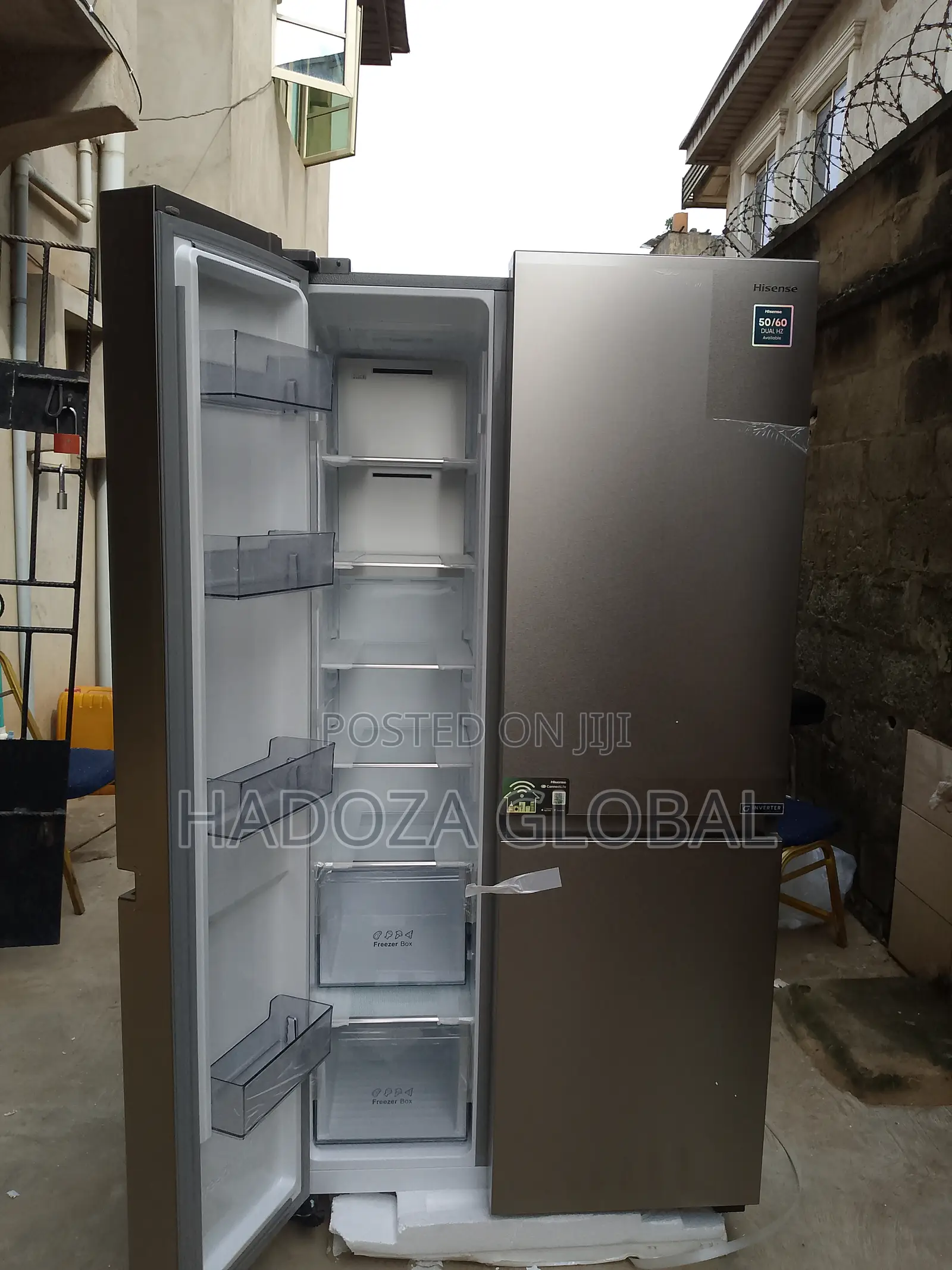 Modern Hisense Dual Compartment Refrigerator 634 L