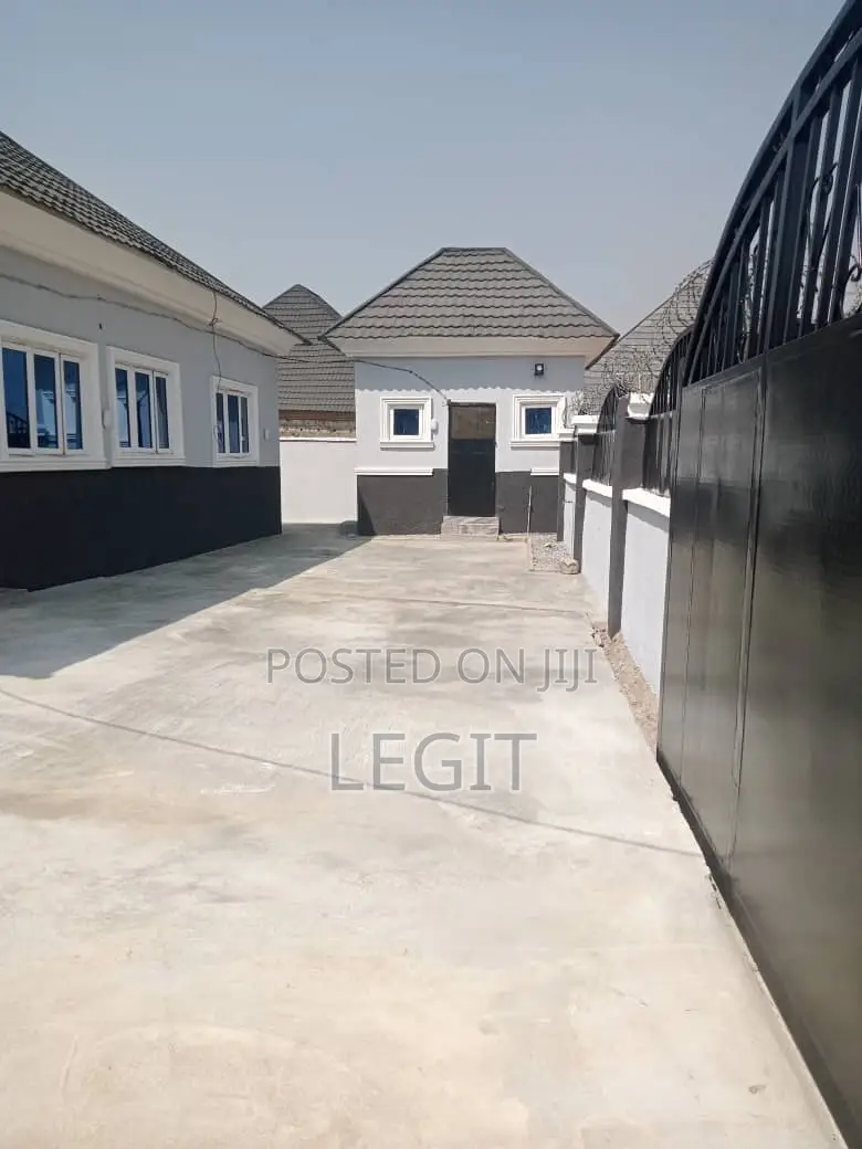 3bdrm Bungalow in Lugbe District for sale