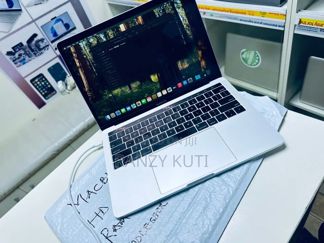 Laptop Apple MacBook Pro 2017 16GB Intel Core I7 SSD 256GB