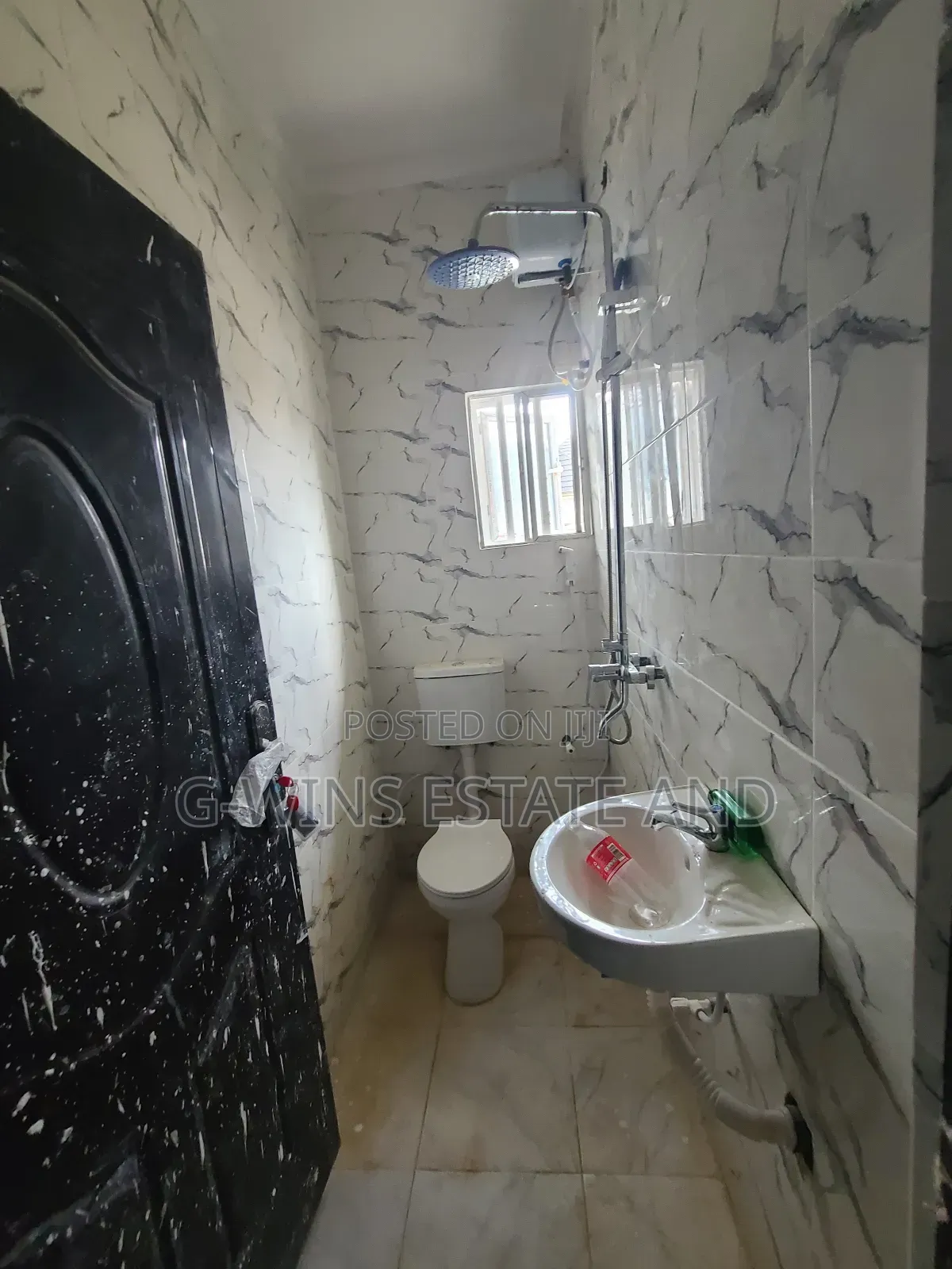 1bdrm Block of Flats in Okhuoromi Off, Benin City for rent
