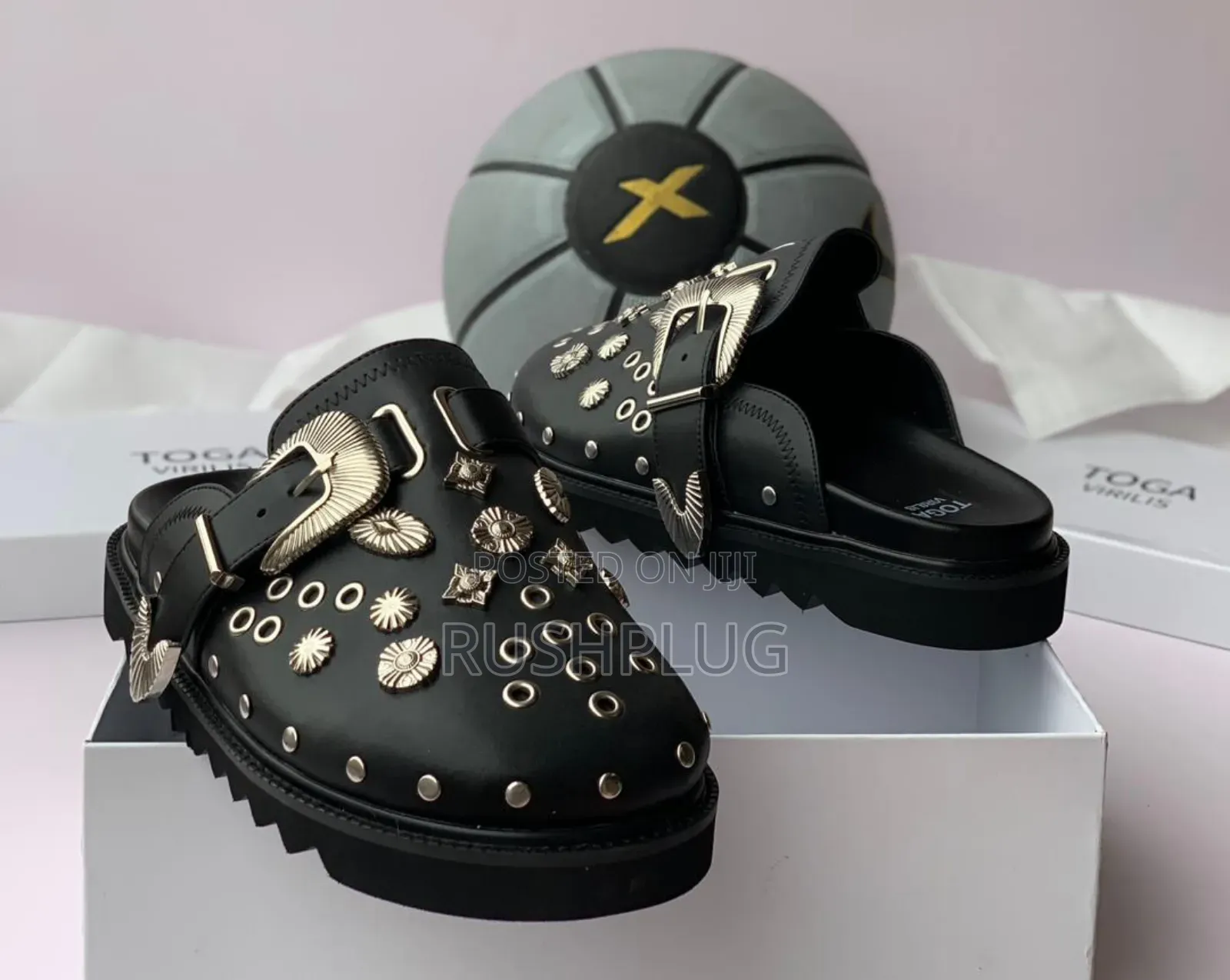 Toga Virilis Luxury Half Shoe