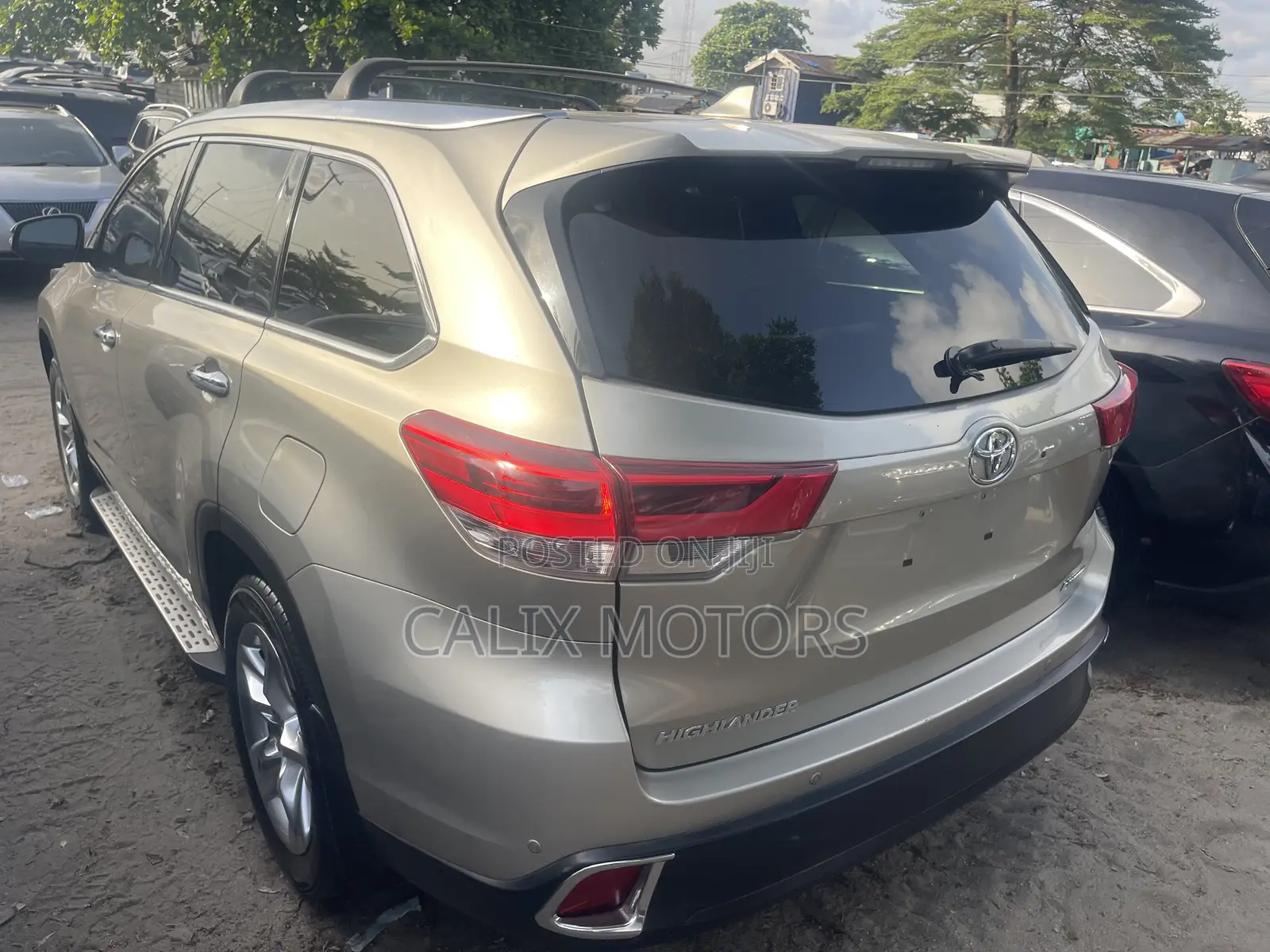 Toyota Highlander 2015 Gold