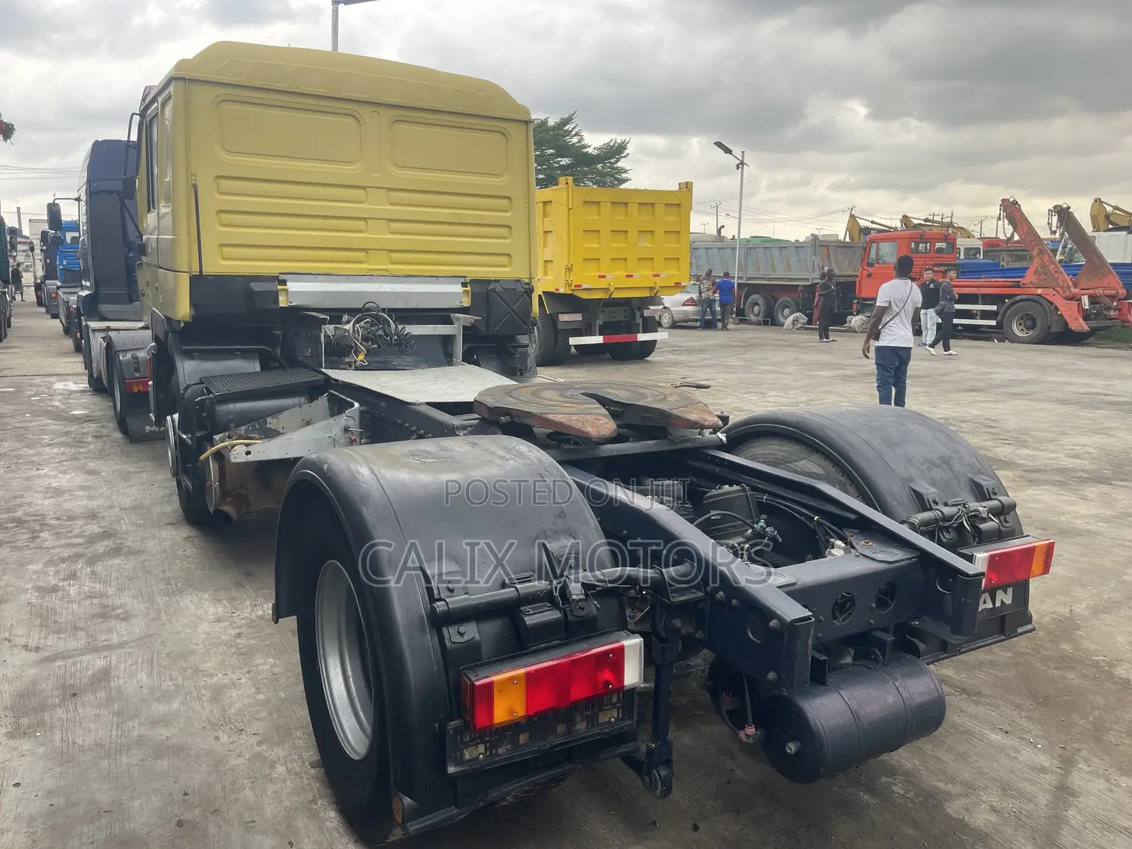 Foreign Used Man-Volts Tractor Head Truck.