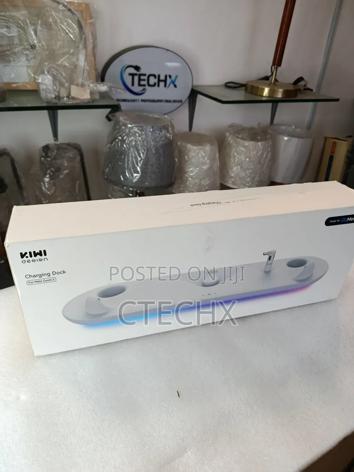Kiwi Design RGB Charging Dock for Meta Oculus Quest 2