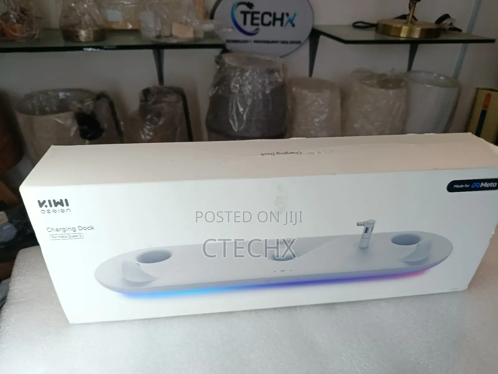 Kiwi Design RGB Charging Dock for Meta Oculus Quest 2