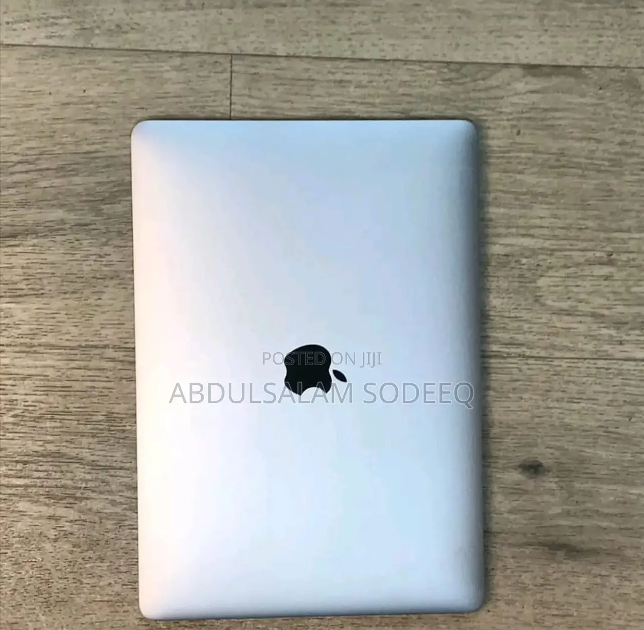 Laptop Apple MacBook Pro 2022 M2 8GB Apple M2 SSD 256GB