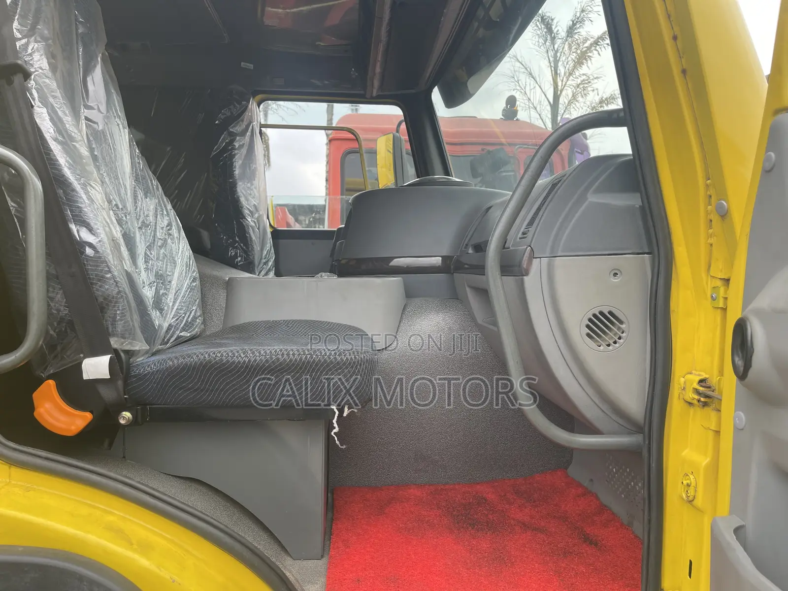 Foreign Used Howo Tractor Head Truck.