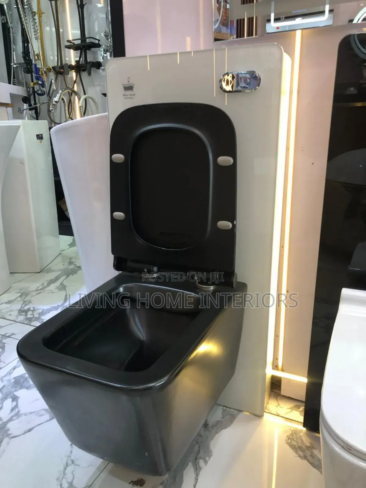 England Standard Black Glass Tank W C