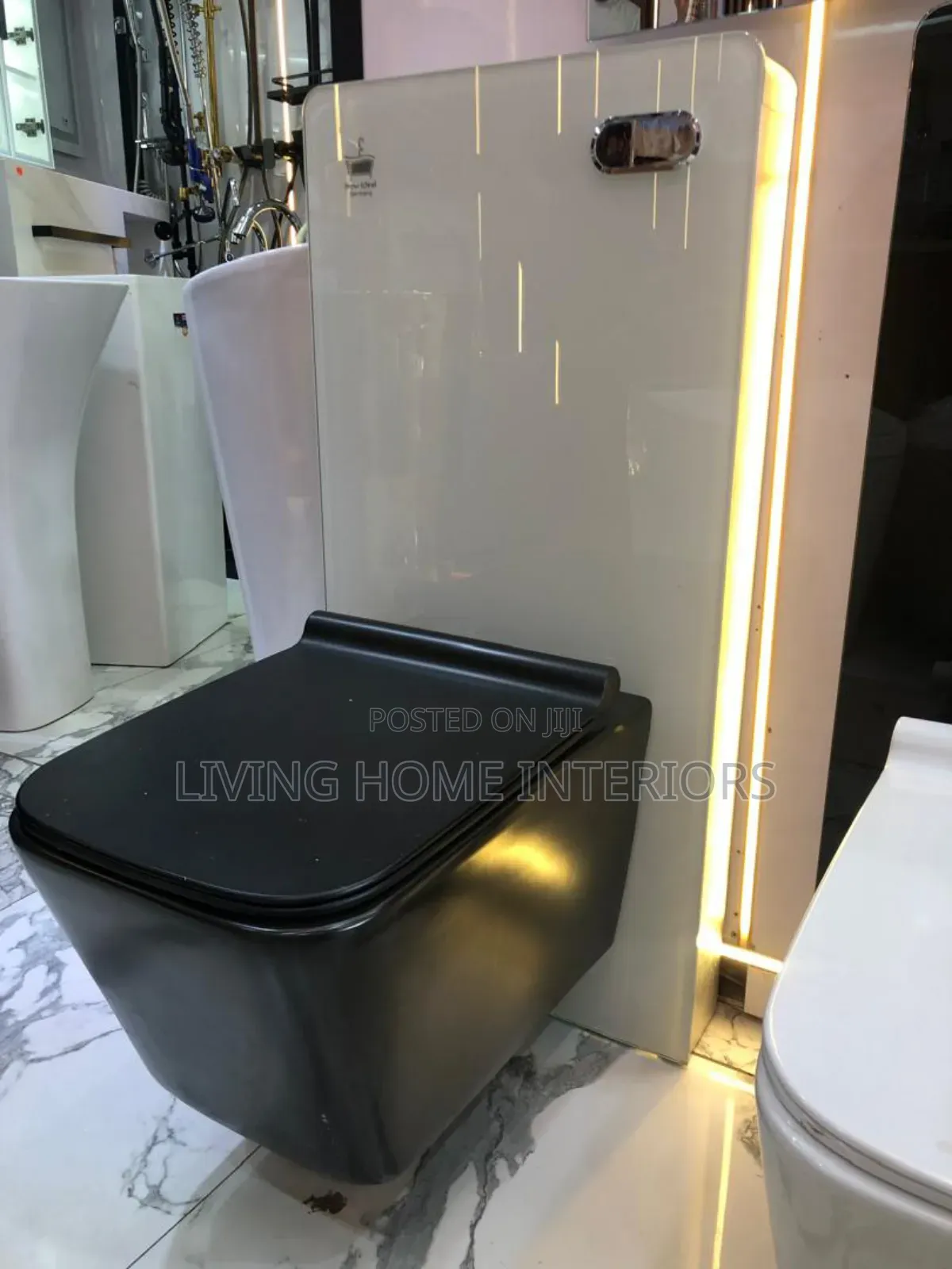 England Standard Black Glass Tank W C