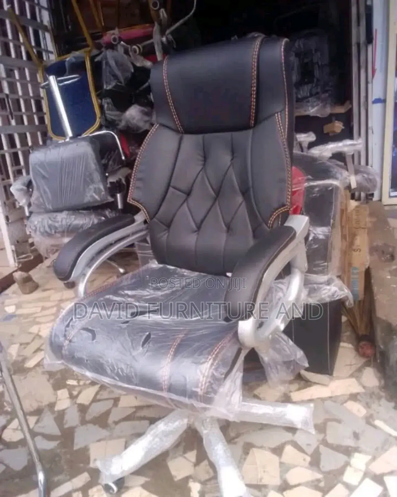 Leather Executive Chair (Swivel)