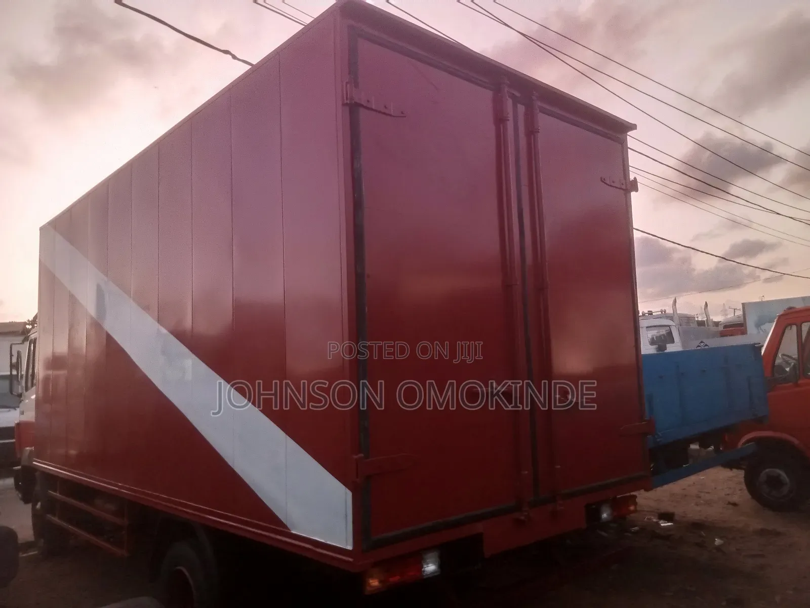 814 Mercedes Container Body
