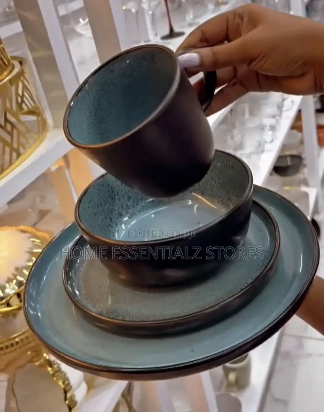 16 Pieces Sleek Dinner Set