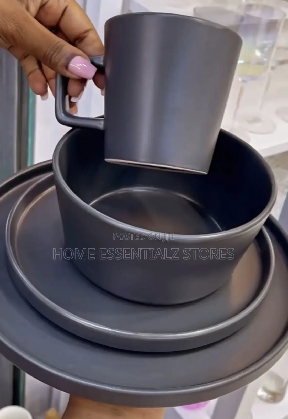 16 Pieces Sleek Dinner Set