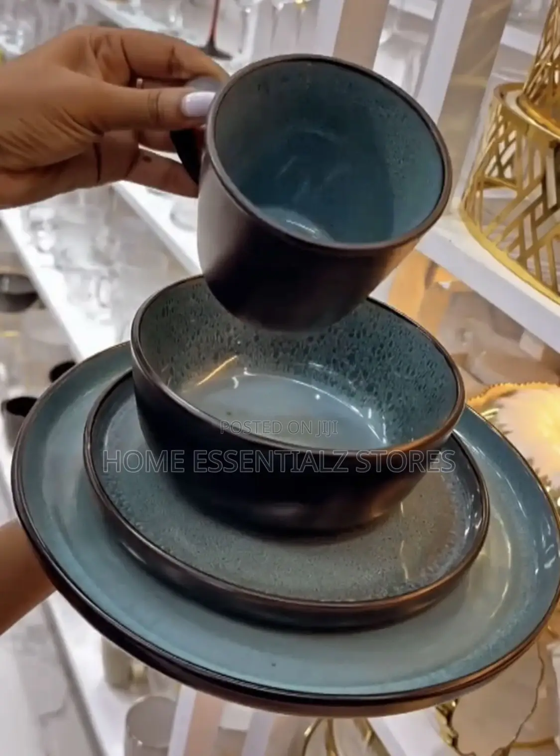 16 Pieces Sleek Dinner Set