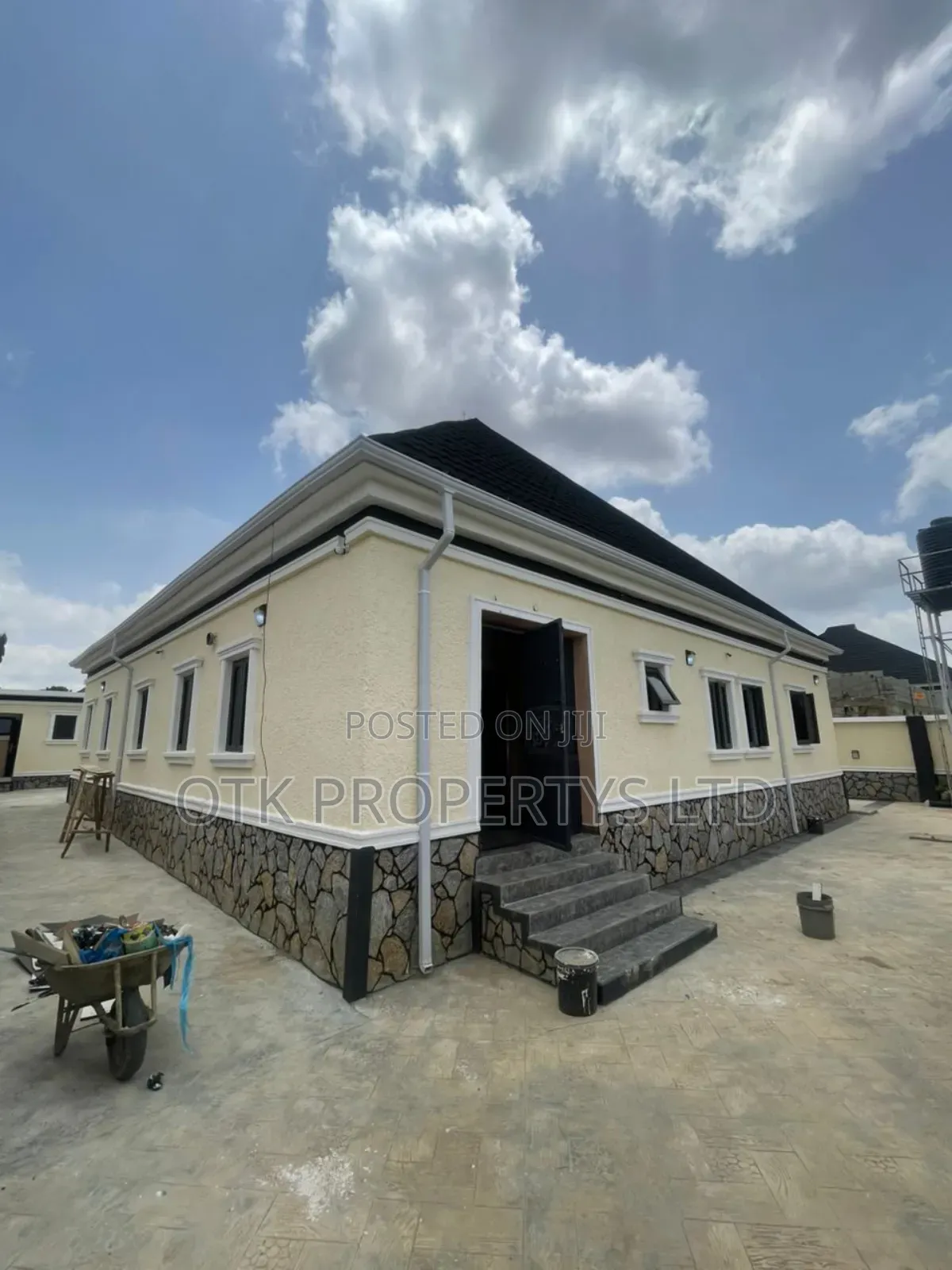 3bdrm Bungalow in City View Estate for sale