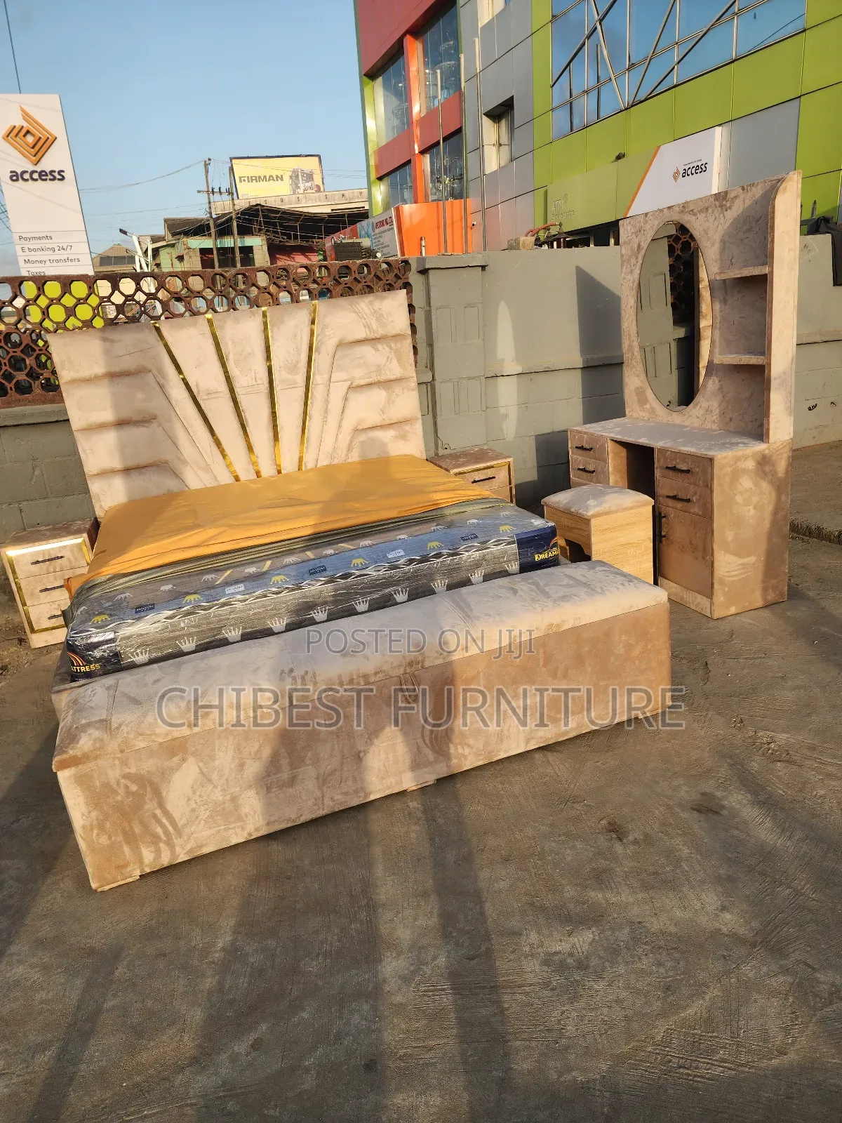 Luxury 6by6 Bed Set With Other Accessories