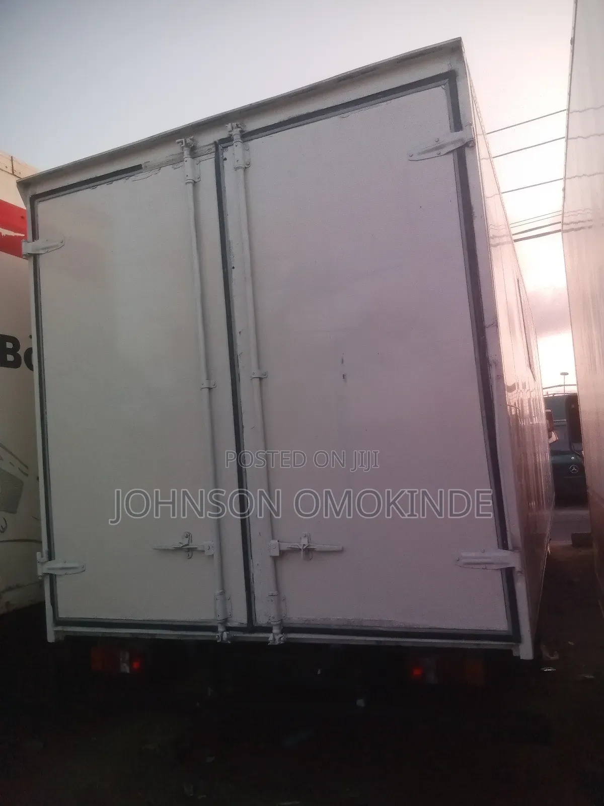 Mercedes Benz 814 Truck 1998 White