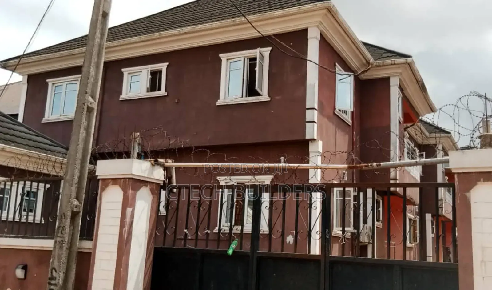 12bdrm Block of Flats in Benin City for sale