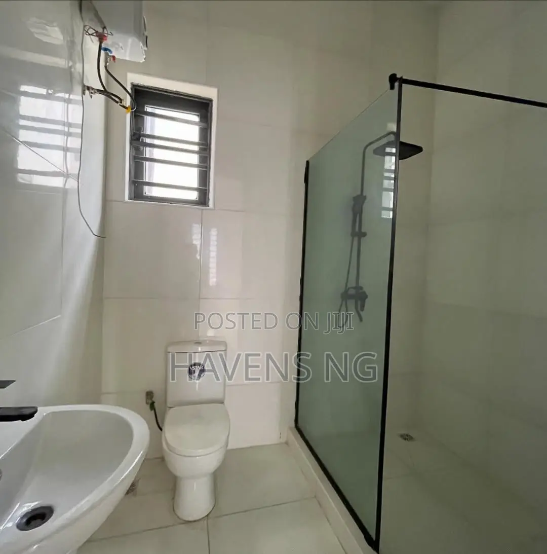 5bdrm Duplex in Lekki Phase 1 for sale