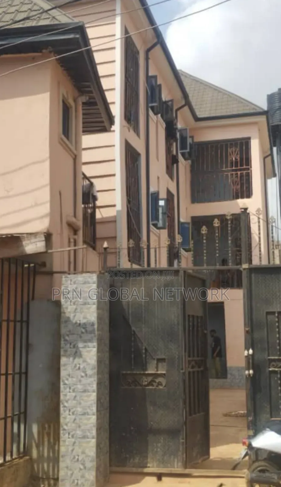 Furnished 1bdrm Hostel In Owerri For Sale.