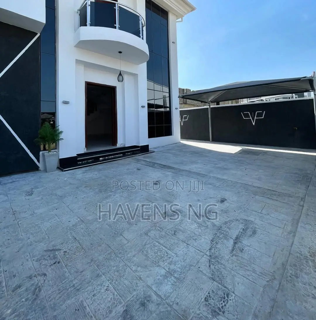 5bdrm Duplex in Ado / Ajah for sale