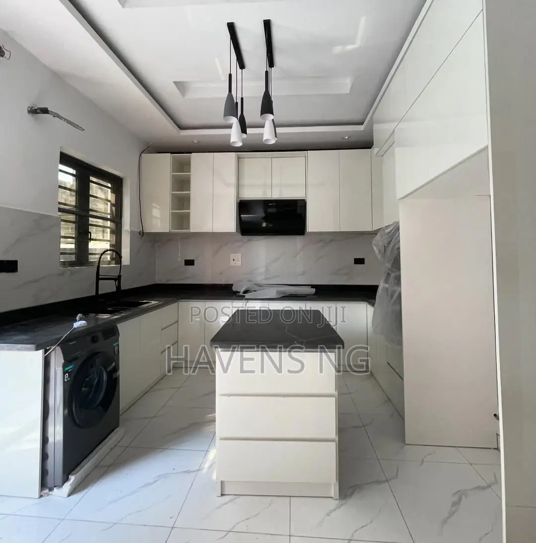 5bdrm Duplex in Ado / Ajah for sale