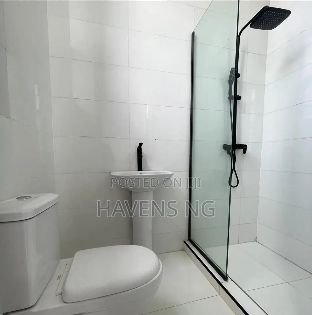 5bdrm Duplex in Ado / Ajah for sale